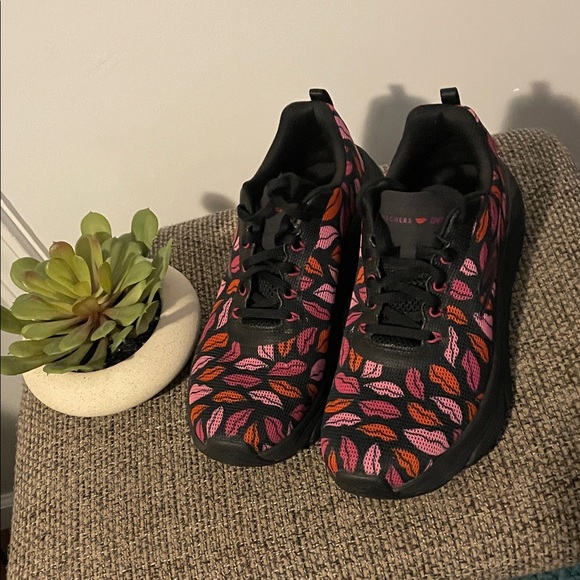 Skechers Black and Pink Kisses Sneakers - Picture 2 of 10
